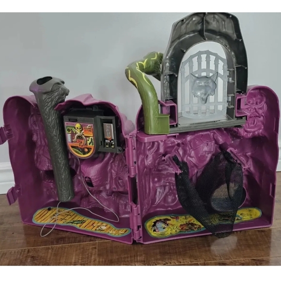 Vintage MOTU Masters of the Universe Snake Mountain 1983 ** READ - Picture 2 of 15